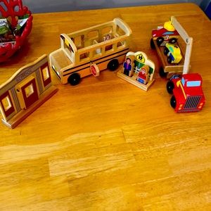Wooden school bus and tow truck, great toy for little kids! Magnetic tow truck!